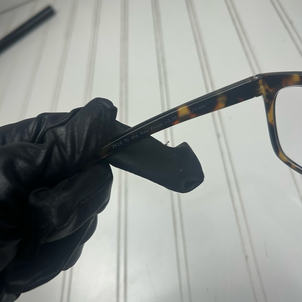 Peepers Tortoise Rectangular Eyeglasses Women’s C… - image 6